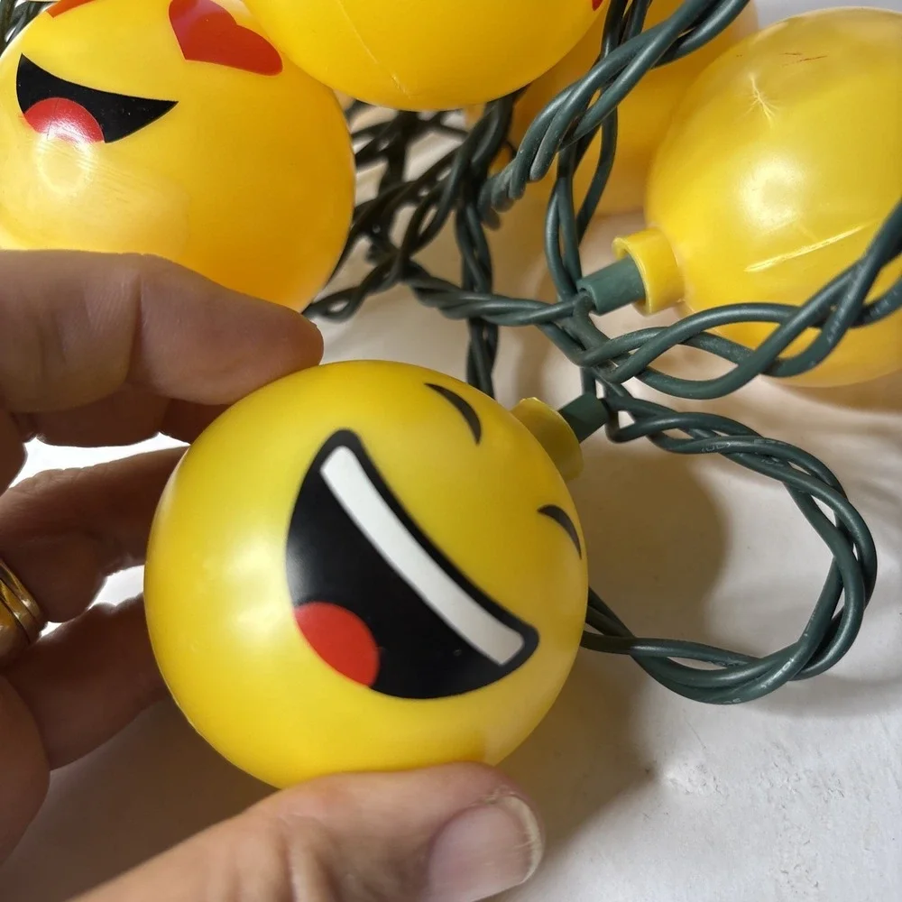 Holiday Time Emoji Smiley Smile Face String Lights -10 Lights Indoor/Outdoor‎